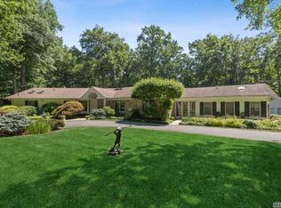 10 Tulip Dr, Lloyd Harbor, NY 11743