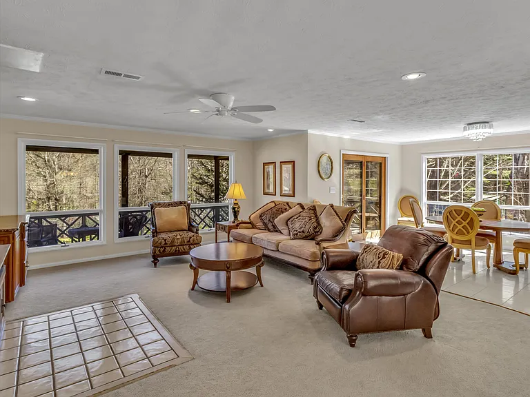 41 Balsam Shadows Rd — Photo 2