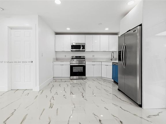 5th image of 1465 NW 192nd Ter