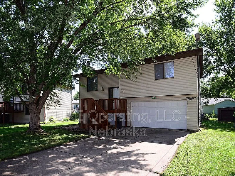 3 bed, 2.0 bath, 1440 sqft, $1,950 — Photo 2