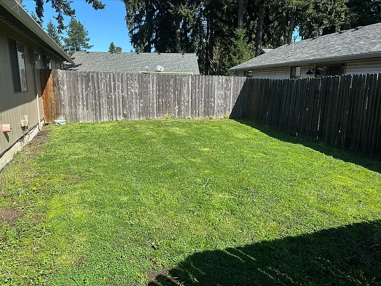 1305 NE 143rd Ave — Photo 4