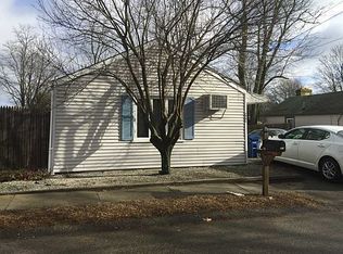 408 Nausauket Rd, Warwick, RI 02886