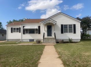 504 W Main St, Pretty Prairie, KS 67570