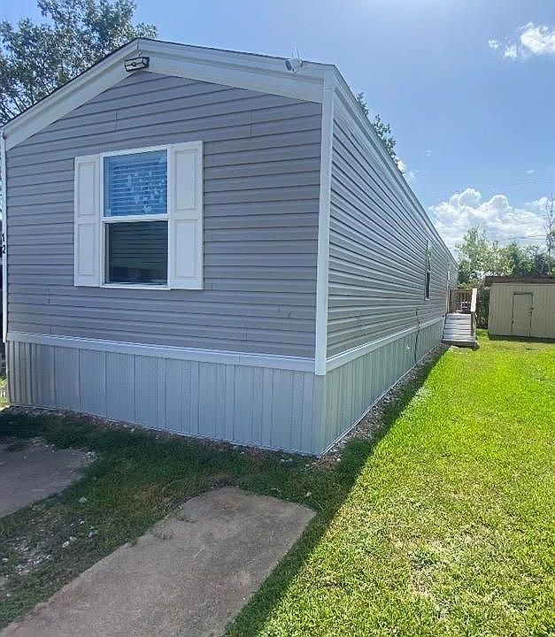 1st image of 2935 Calder Dr