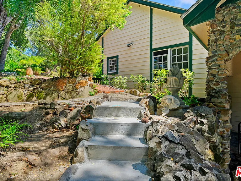 20912 Fontaine Rd — Photo 46