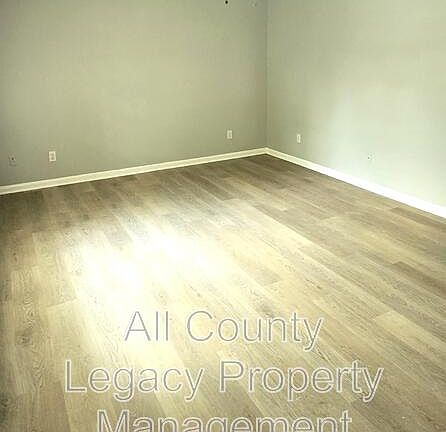 2nd image of 700 Rosehip Ln #A