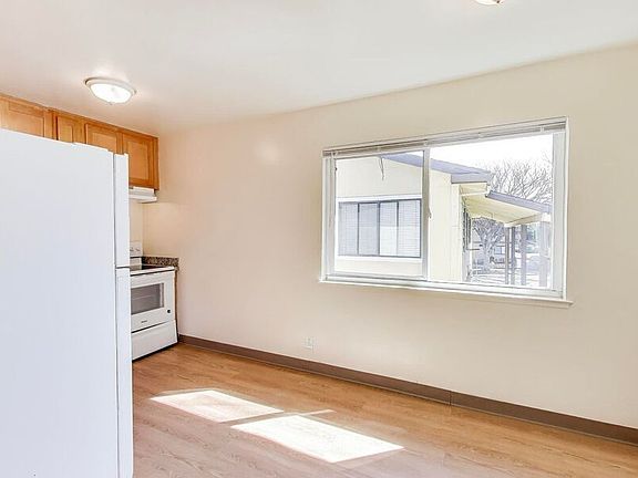 2nd image of 5677 Hoffman Ct #4