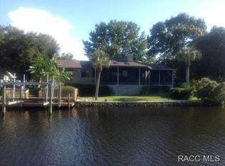 11945 W Riverhaven Dr, Homosassa, FL 34448