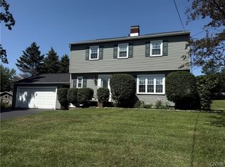 22 McCracken Dr, Oswego, NY 13126