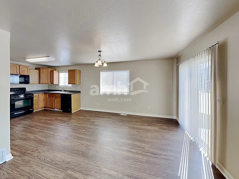 456 W Bountiful Way — Photo 4
