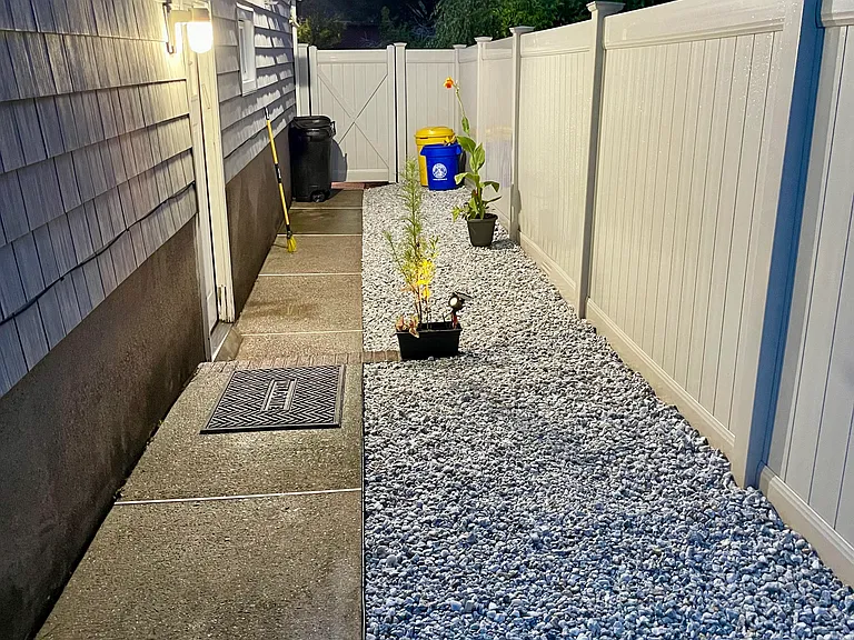 266 Frances St — Photo 30