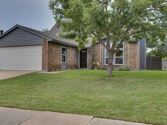3rd image of 703 Ponderosa Dr
