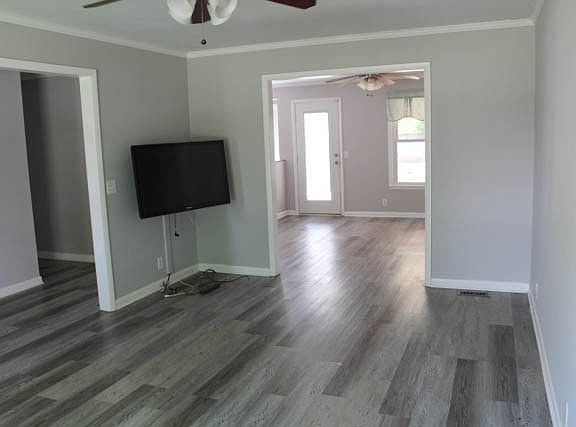 4th image of 105 Kent St