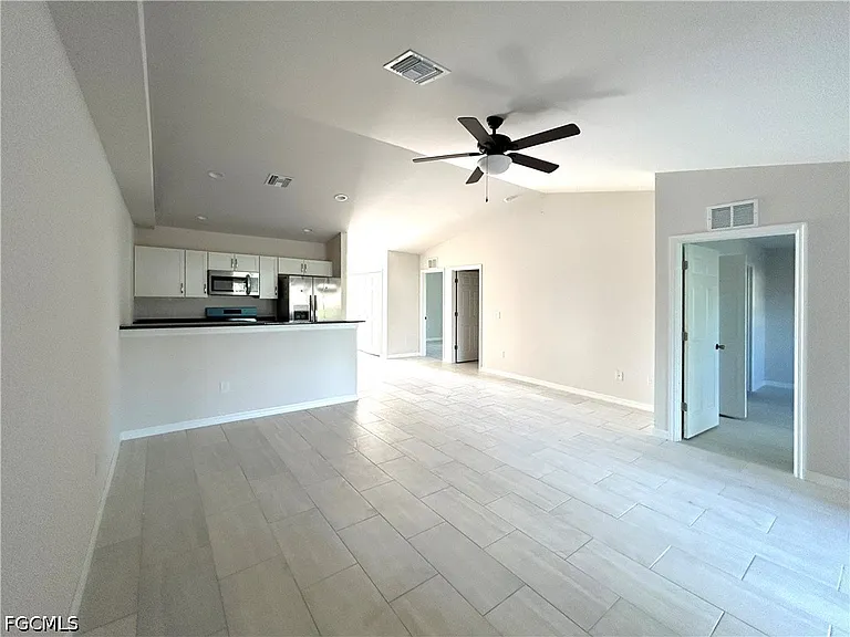 605 SE 14th St — Photo 30