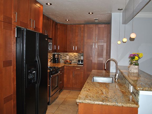 4th image of 7912 Glen Tree Dr