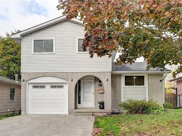 39 Southwood Dr, Kitchener, ON N2E 2E6