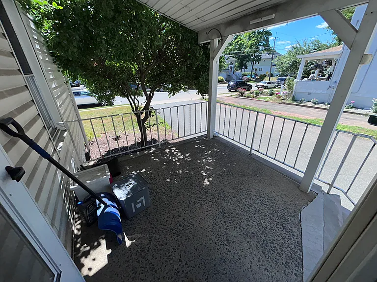 28 Washington Ave — Photo 3