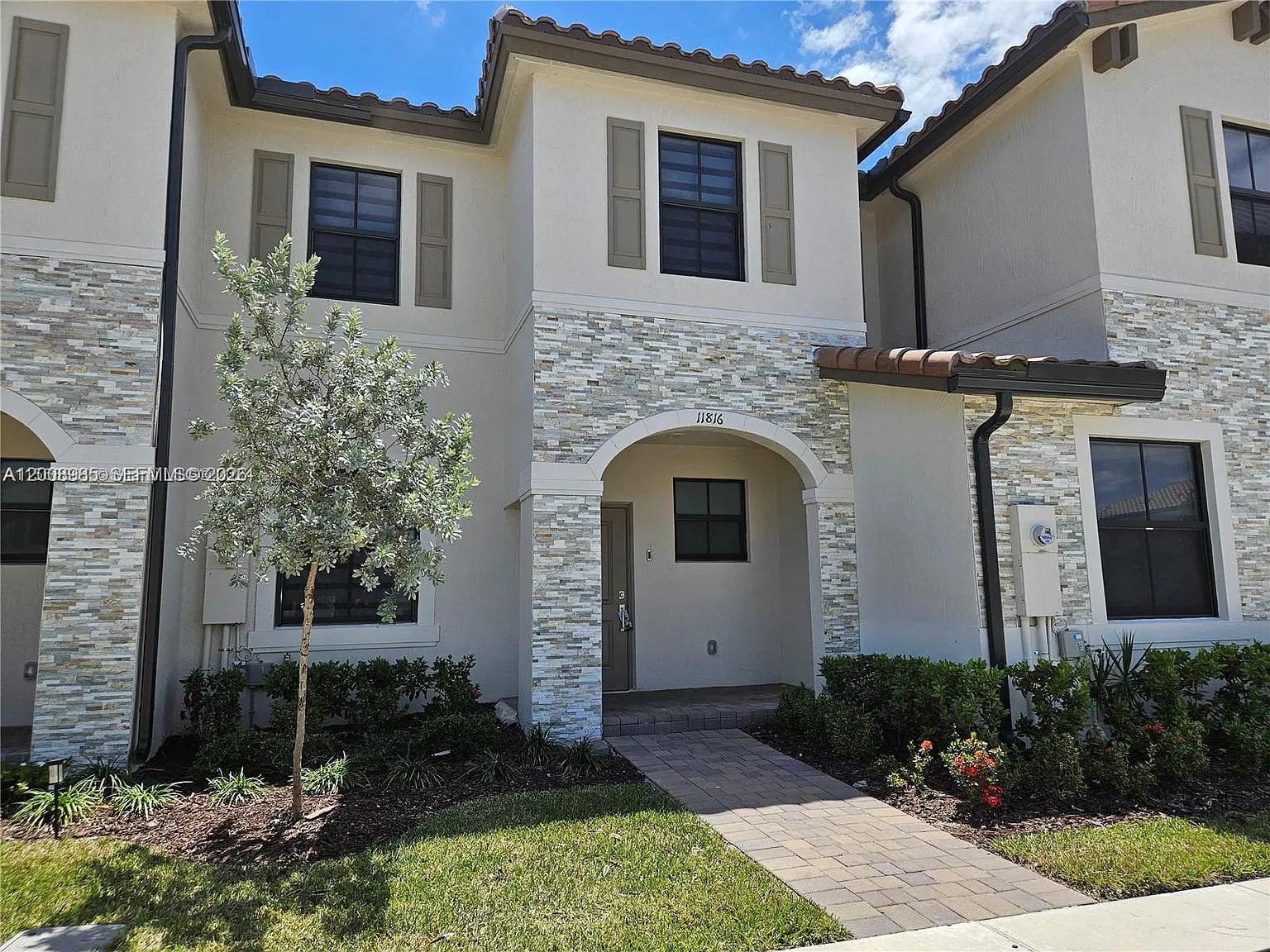 Silver Palm Residential Ho — Photo 2