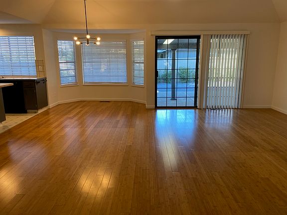 4th image of 500 E Napa St