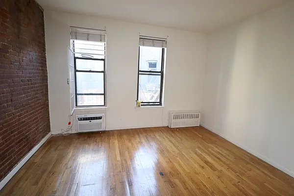 Rented by Corcoran | media 14