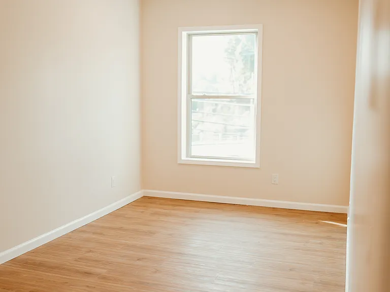 212 Main St #2 — Photo 13