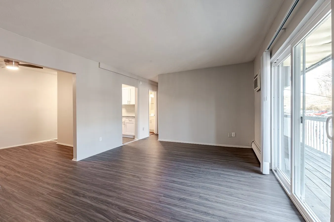 Lakeshore Drive Apartment Homes — Photo 3