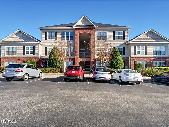 2nd image of 2801 Bloomfield Lane Unit 308