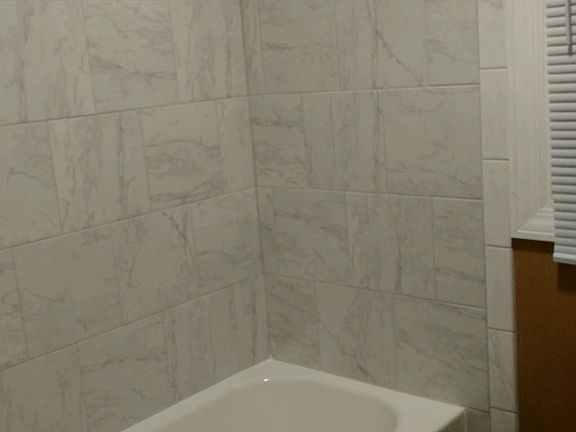 Tub/shower new tile