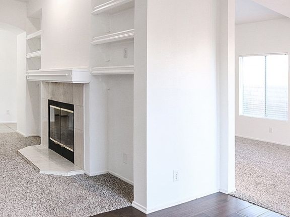 3rd image of 25921 Santa Susana Dr