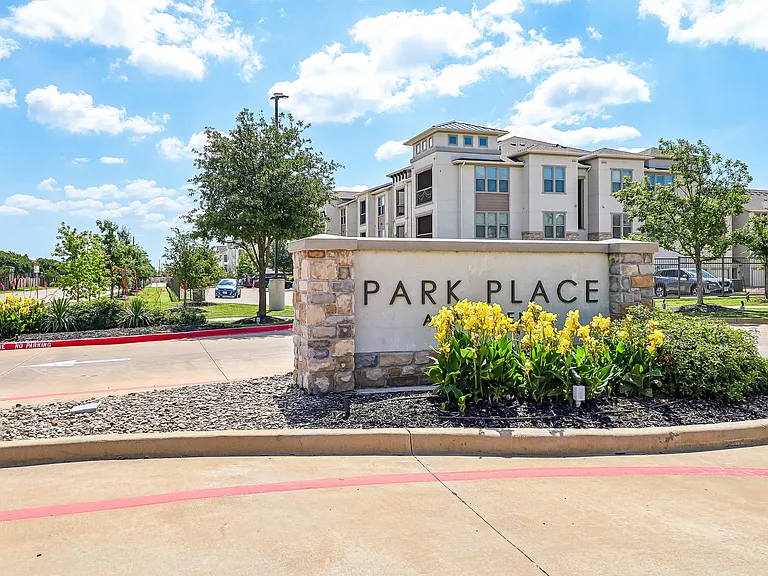 Park Place Apartments — Photo 35