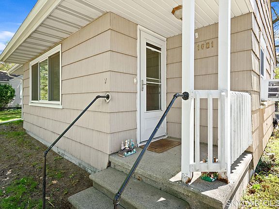 4th image of 1081 Vick Rd