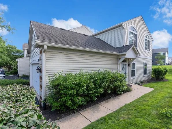 1909 Misty Ridge Ln #1909, Aurora, IL 60503