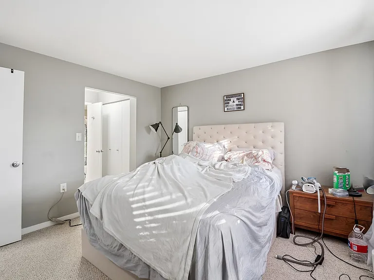 642 S Charles St #R22 — Photo 9