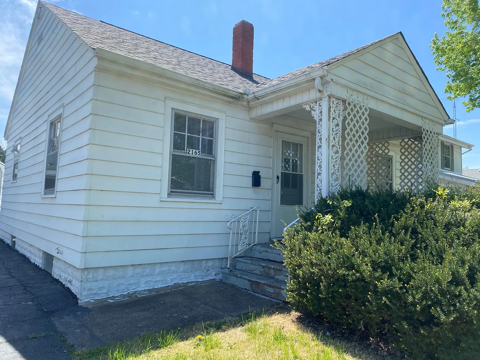 2165 E Decatur St photo 1
