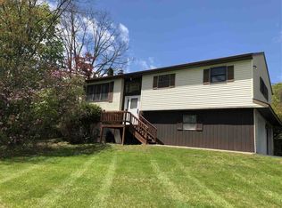 16 Muriel Dr, Troy, NY 12180