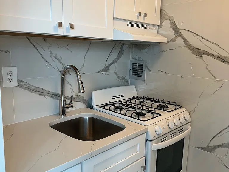 1011 Arlington Blvd #925 — Photo 6