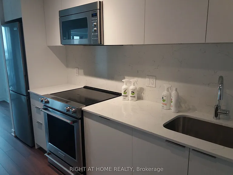 30 Samuel Wood Way #1109 — Photo 2