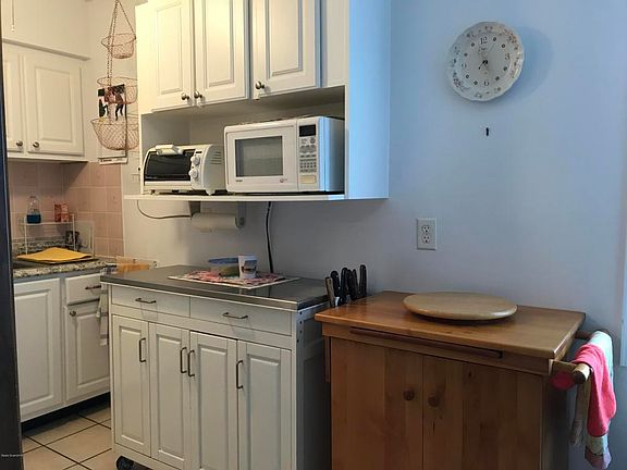 4th image of 215 Circle Dr APT 10
