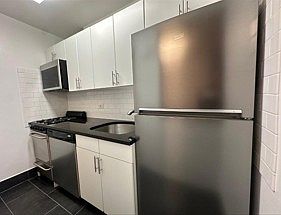 5th image of 442 W 57th St APT 4D