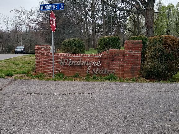 3rd image of 1011 Wood Glen Ct