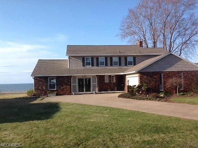 1st image of 4580 Edgewater Dr