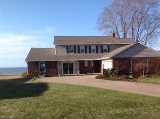 4580 Edgewater Dr, Vermilion, OH 44089