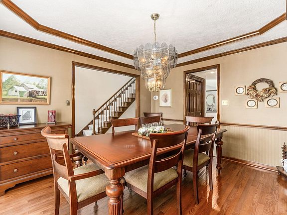 5th image of 8739 Chateau Dr