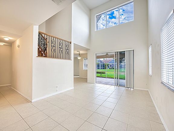 5th image of 15569 Alton Dr