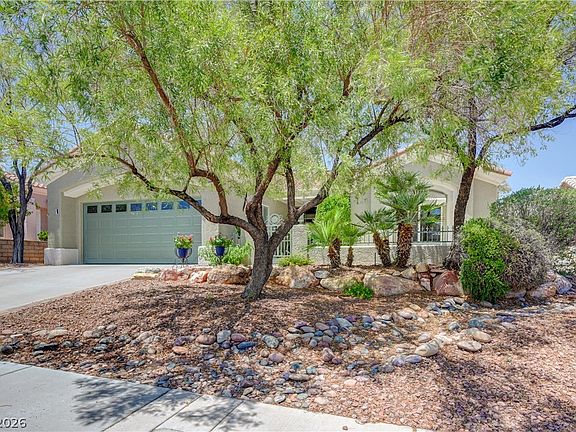 3rd image of 2533 Banora Point Dr