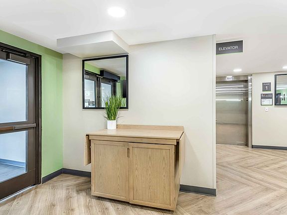 Lobby and Guest Check-in