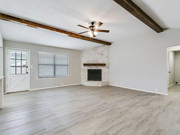 4th image of 1221 Gregory Dr