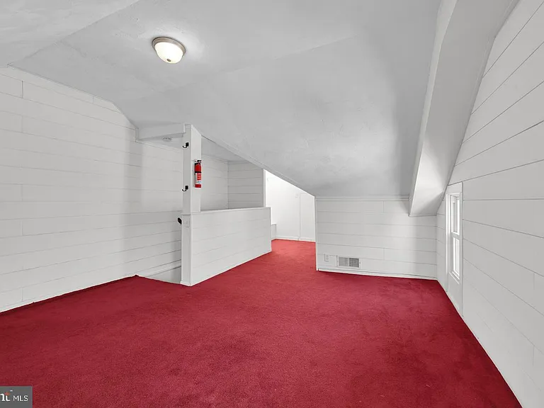 129 N Railroad St — Photo 10