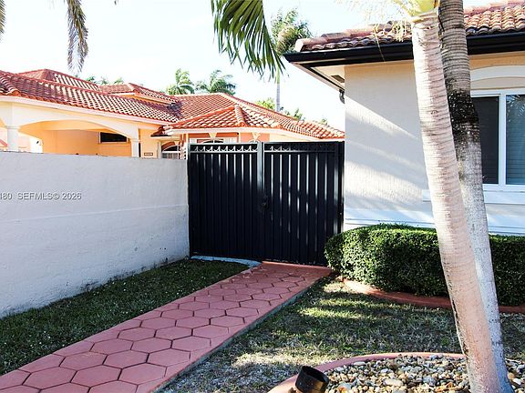 3rd image of 13797 SW 20th St