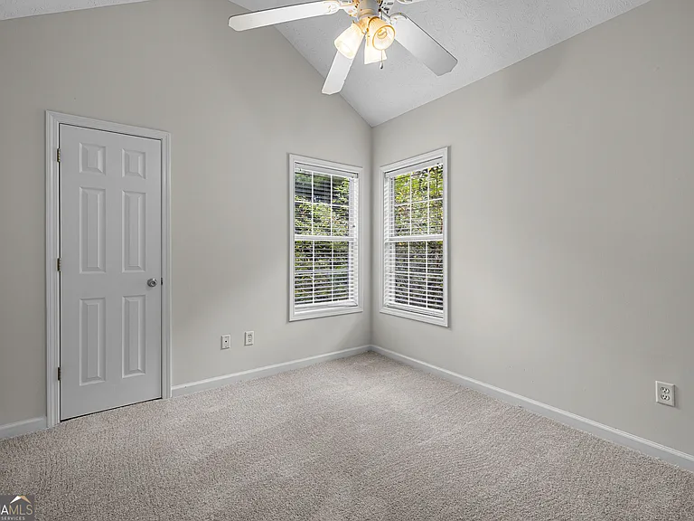 245 Sturgess Run — Photo 24